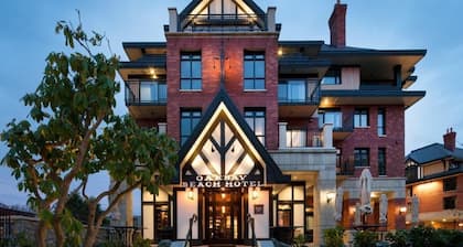 Oak Bay Beach Hotel