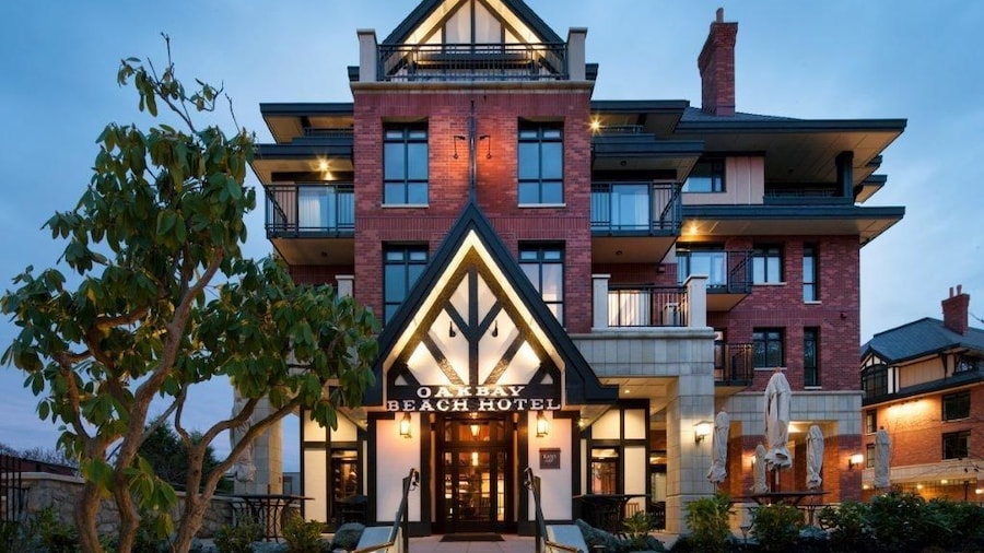 Oak Bay Beach Hotel