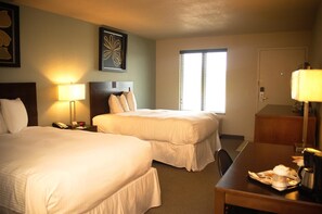 Executive two double bed non smoking | 1 bedroom, pillowtop beds, individually decorated
