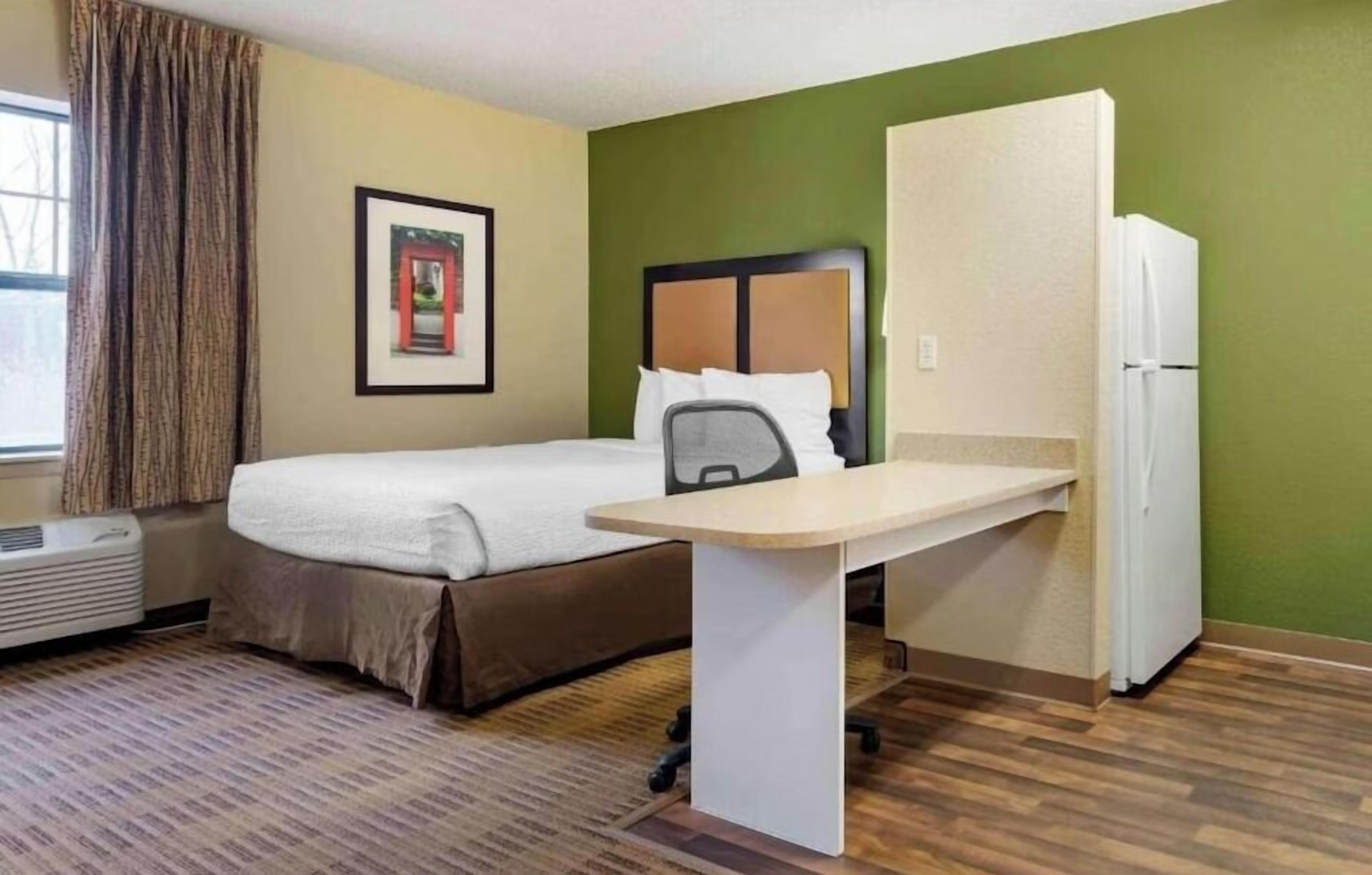 Room, 1 Queen Bed, Non Smoking, Kitchen