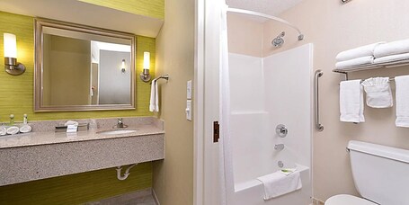 Holiday Inn Express and Suites Indianapolis W Airport Area, an IHG Hotel - Image 44