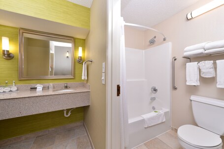 Holiday Inn Express and Suites Indianapolis W Airport Area, an IHG Hotel - Image 43