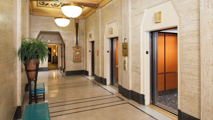 Hampton Inn Indianapolis Downtown Across from Circle Centre