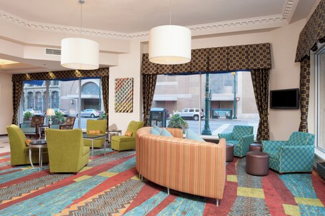Hampton Inn Indianapolis Downtown Across from Circle Centre - Image 37