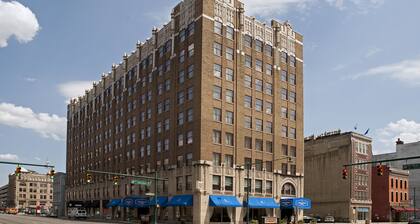 Hampton Inn Indianapolis Downtown Across from Circle Centre