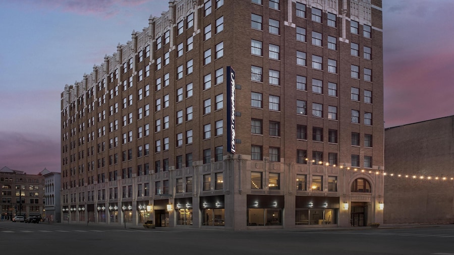 Hampton Inn Indianapolis Downtown Across from Circle Centre