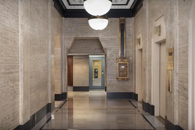 Hampton Inn Indianapolis Downtown Across from Circle Centre