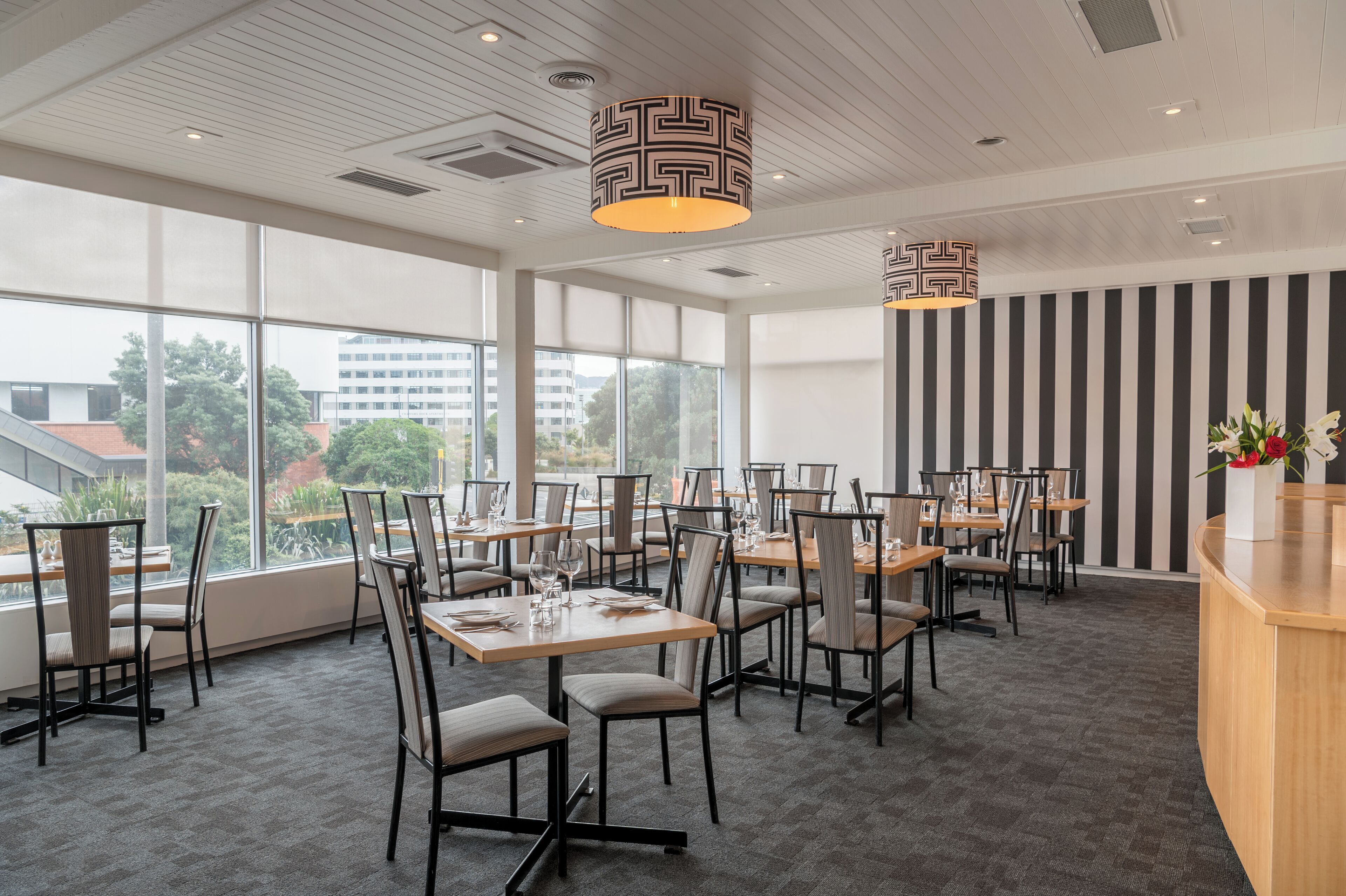 Tägliches großes Frühstück gegen Gebühr