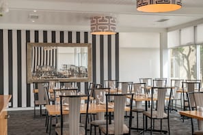 Der serveres morgenmad og aftensmad