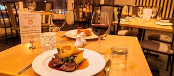 Bay Plaza Hotel