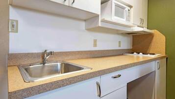 Room, 2 Double Beds, Non Smoking, Kitchen | Private kitchenette | Coffee/tea maker, fridge, microwave, stovetop