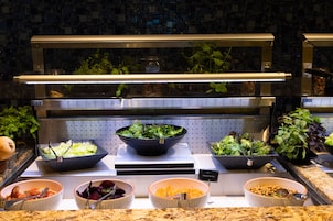 11 restaurants; lunch and dinner served