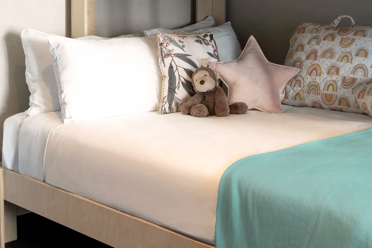 Familienzimmer, 1 Schlafzimmer (King) | 1 Schlafzimmer, Zimmersafe, Schreibtisch, laptopgeeigneter Arbeitsplatz