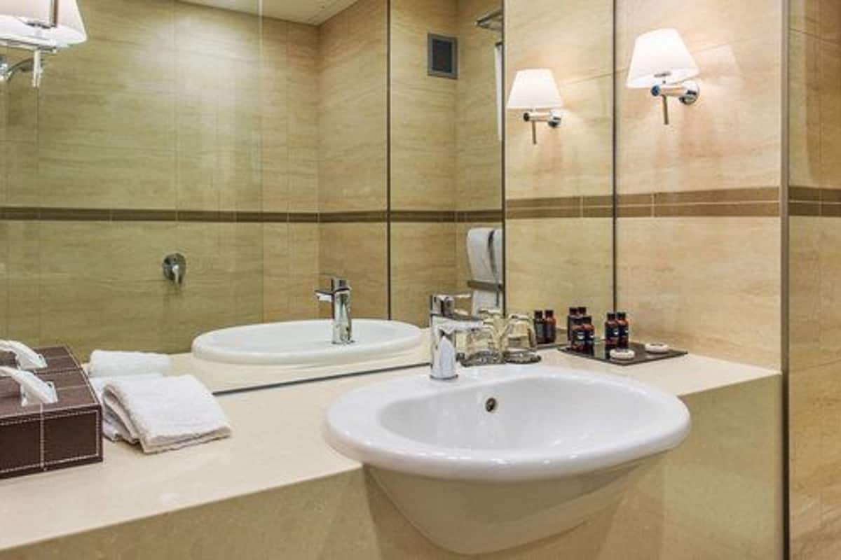 Dusche, Regendusche, kostenlose Toilettenartikel, Haartrockner