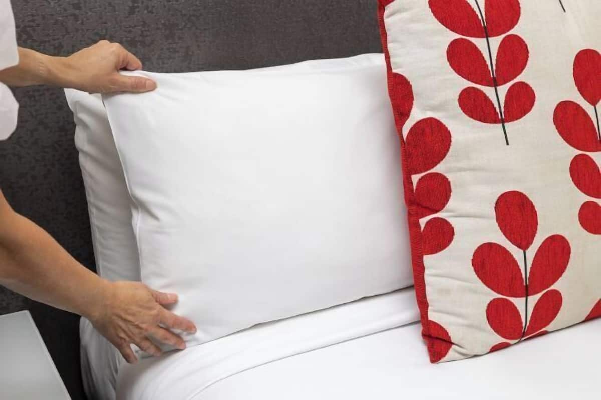 1 Schlafzimmer, Zimmersafe, Schreibtisch, laptopgeeigneter Arbeitsplatz