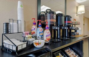 Tägliches inbegriffenes Frühstück zum Mitnehmen