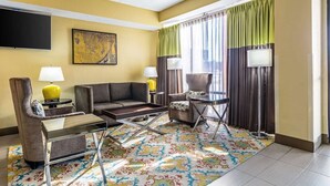 Living area - Best Western Indianapolis South (Indianapolis)