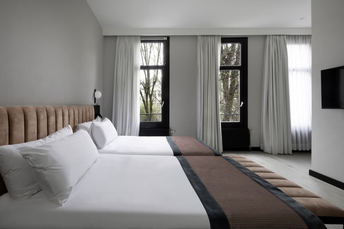 1 bedroom, premium bedding, minibar, in-room safe