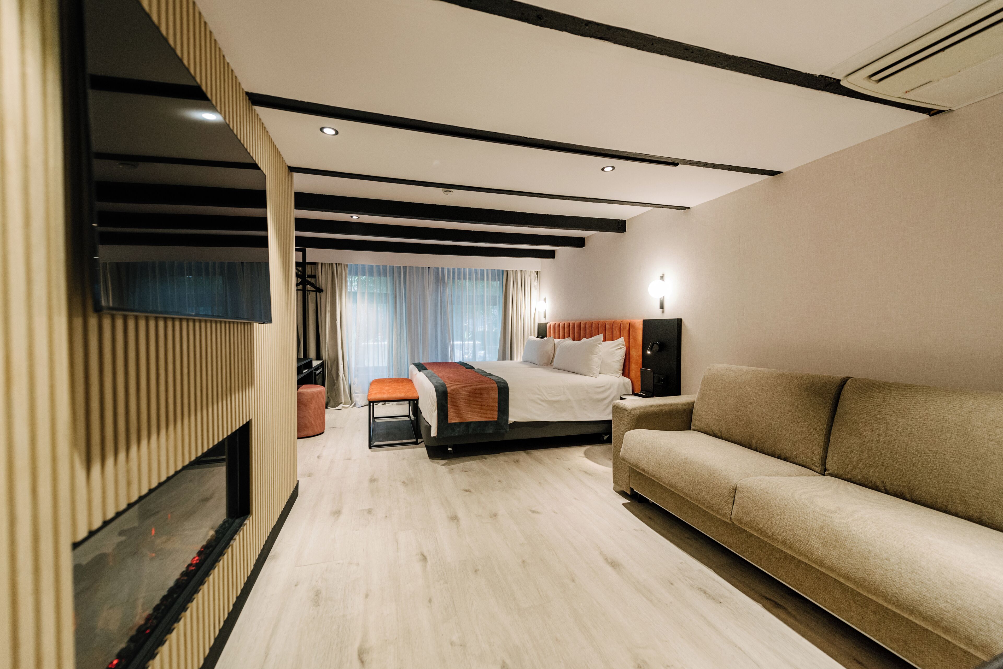 apartment (amstel) | premium bedding, minibar, in-room safe, individually decorated