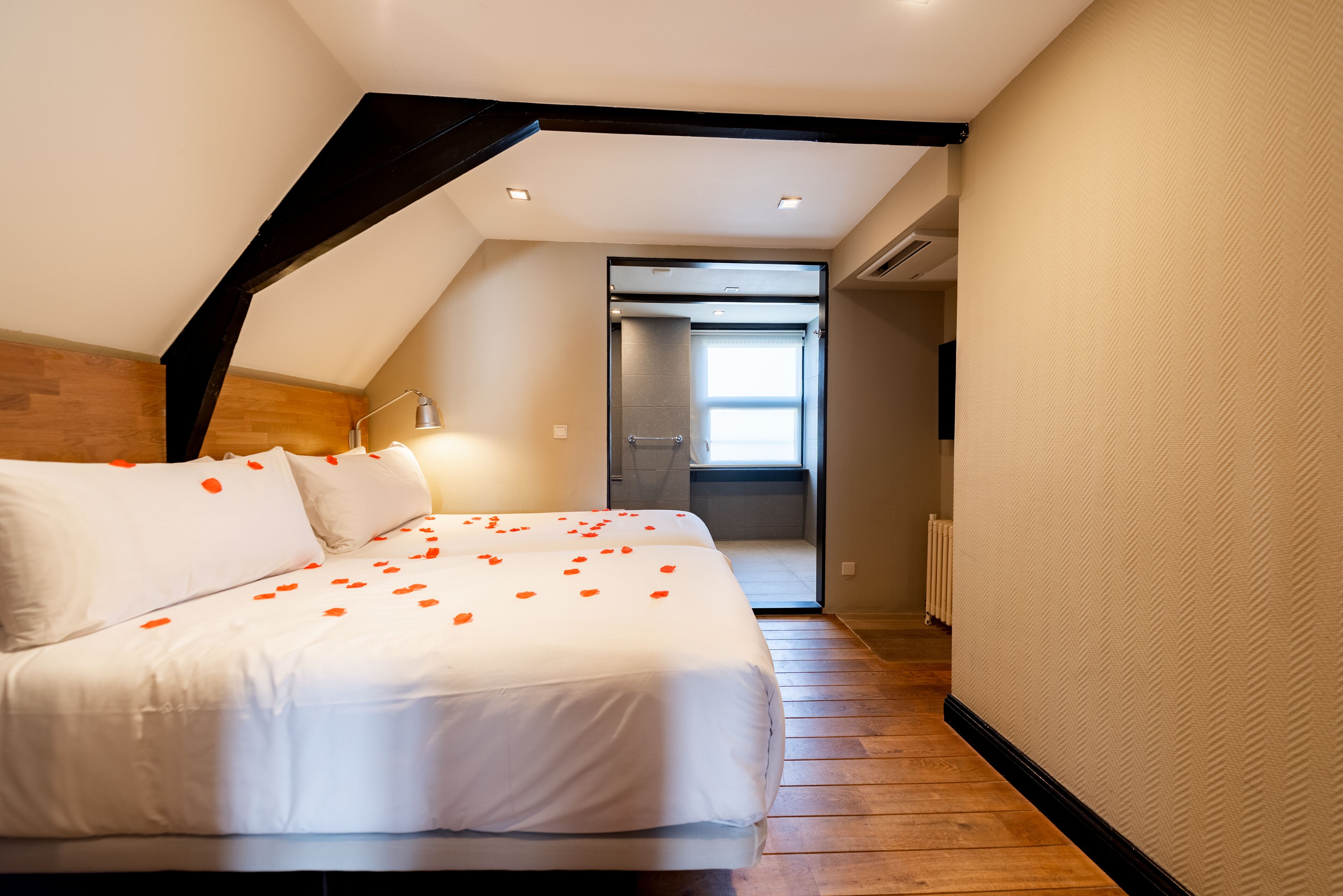 loft, 2 bedrooms | premium bedding, minibar, in-room safe, individually decorated