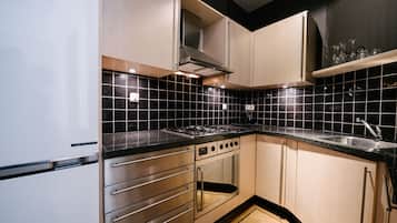 Apartment, 2 Bedrooms (Vondel) | Private kitchen | Coffee/tea maker