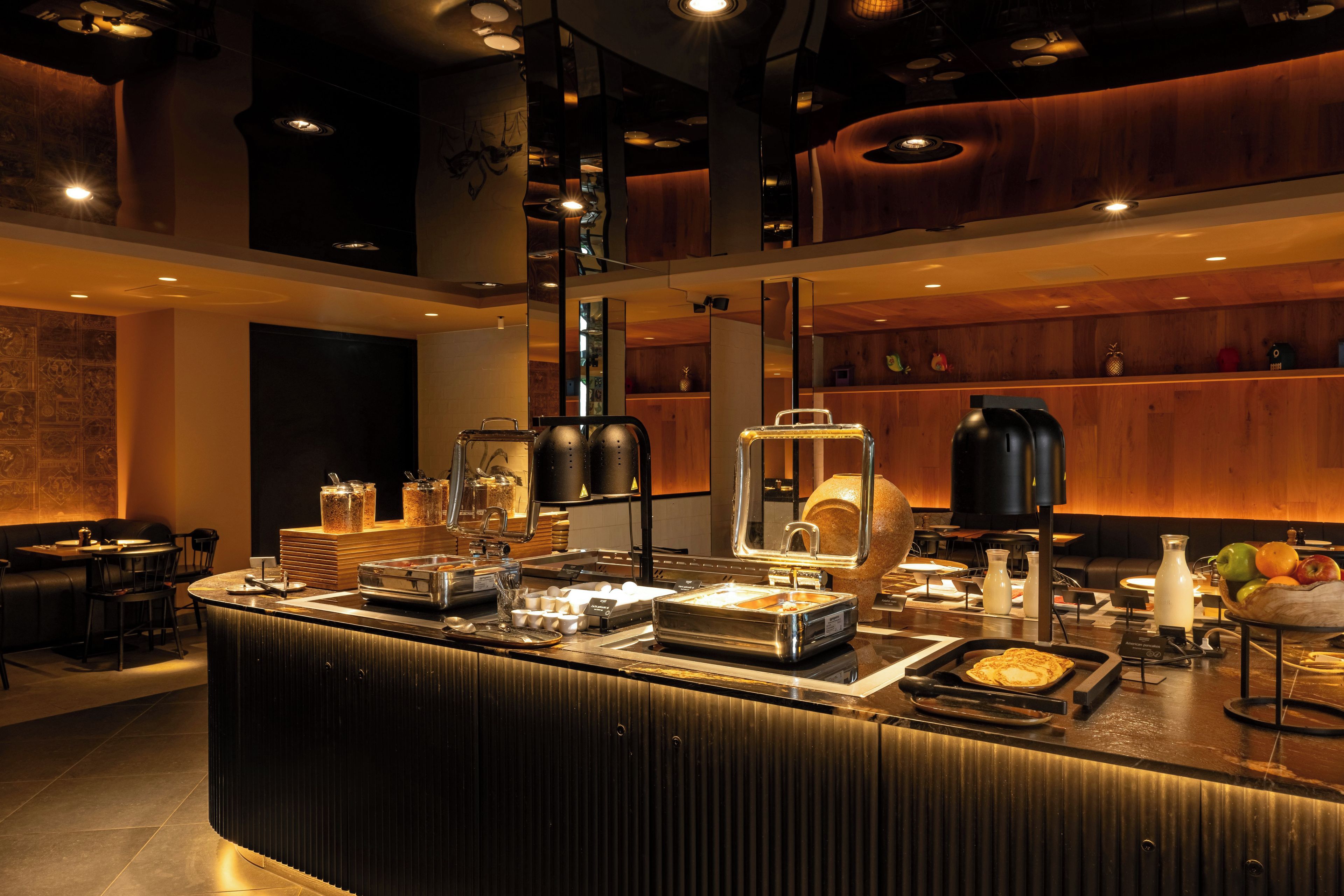 Daily buffet breakfast for a fee