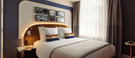 Comfort Room, 1 Double Bed | Hypo-allergenic bedding, in-room safe, desk, blackout drapes