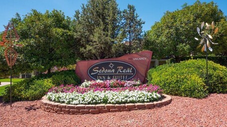 Sedona Real Inn Suites - Image 10