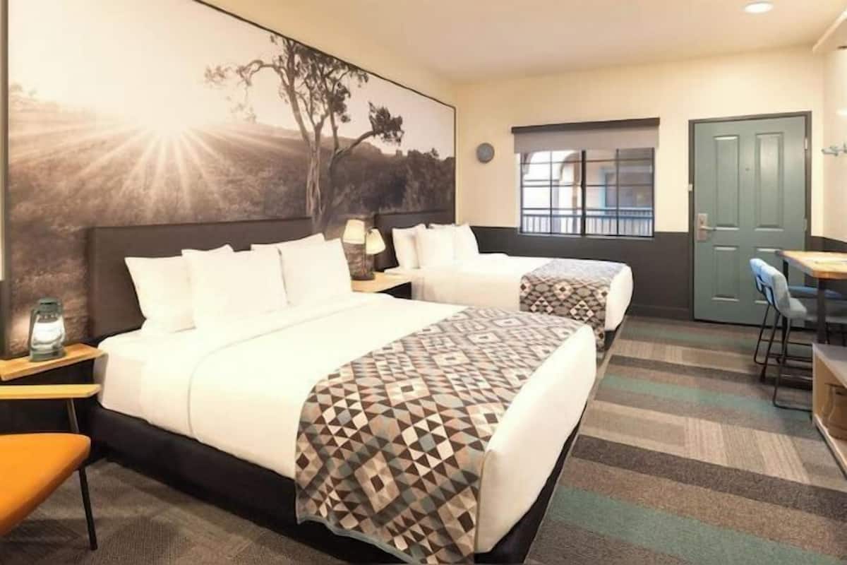 1 bedroom, down duvets, in-room safe, laptop workspace