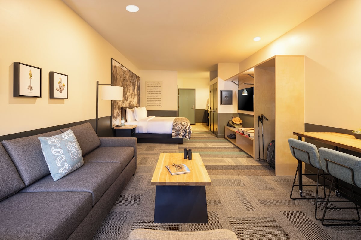 1 bedroom, down duvets, in-room safe, laptop workspace