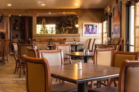 Sedona Real Inn Suites - Image 11