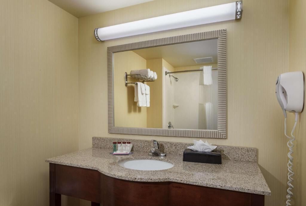 Bathroom | Free toiletries, hair dryer, towels, soap