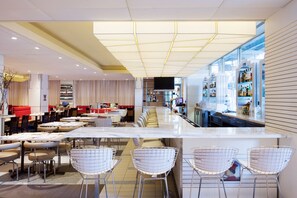 Bar (in der Unterkunft)