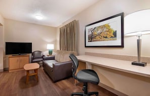 Deluxe Studio, 1 Queen Bed with Sofa bed, Non Smoking | Desk, free WiFi, bed sheets - Studio 6 Extended stay Indianapolis, IN - North Carmel (Carmel)