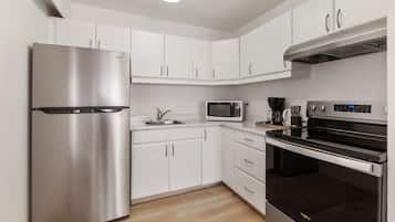 Suíte exclusiva | Cozinha privada | Micro-ondas, cafeteira/chaleira, chaleira elétrica