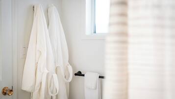 Signature Two Bedroom Lakefront Suite | Bathroom | Combined shower/tub, hair dryer, towels, soap