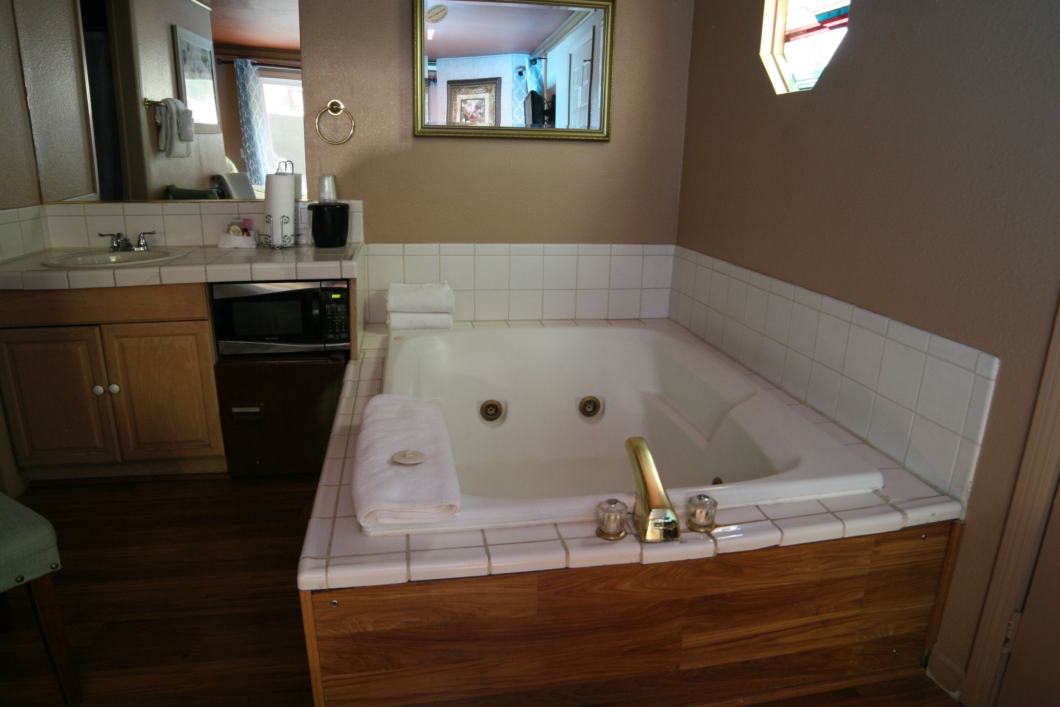 jetted bathtub