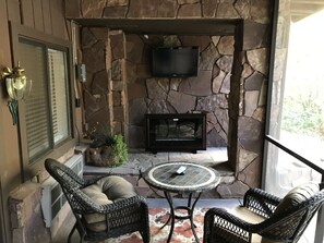 Classic Room, 1 Queen Bed (#21) | View from room