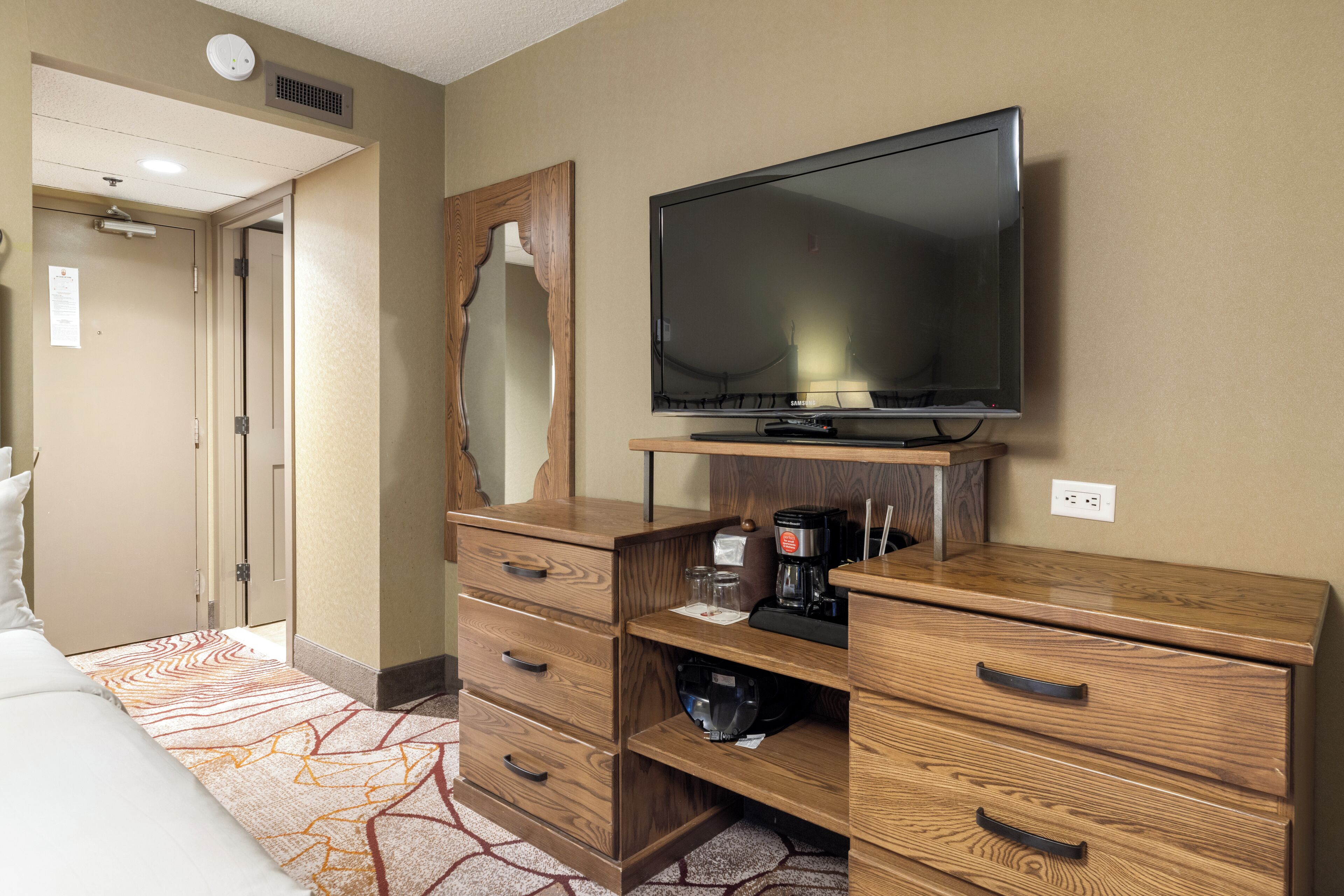 Standard Room, 2 Double Beds | Room amenity