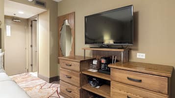 Standard Room, 2 Double Beds | Room amenity