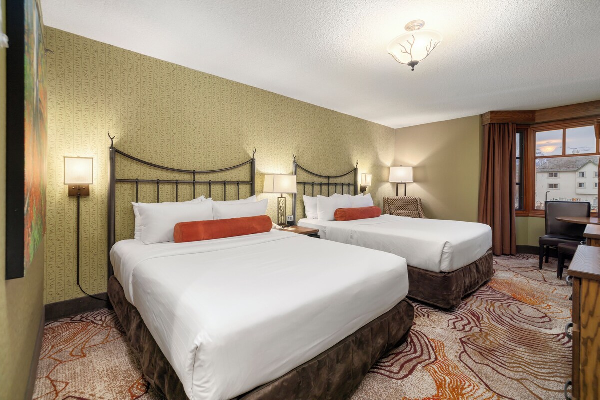 Premium bedding, in-room safe, iron/ironing board, free WiFi