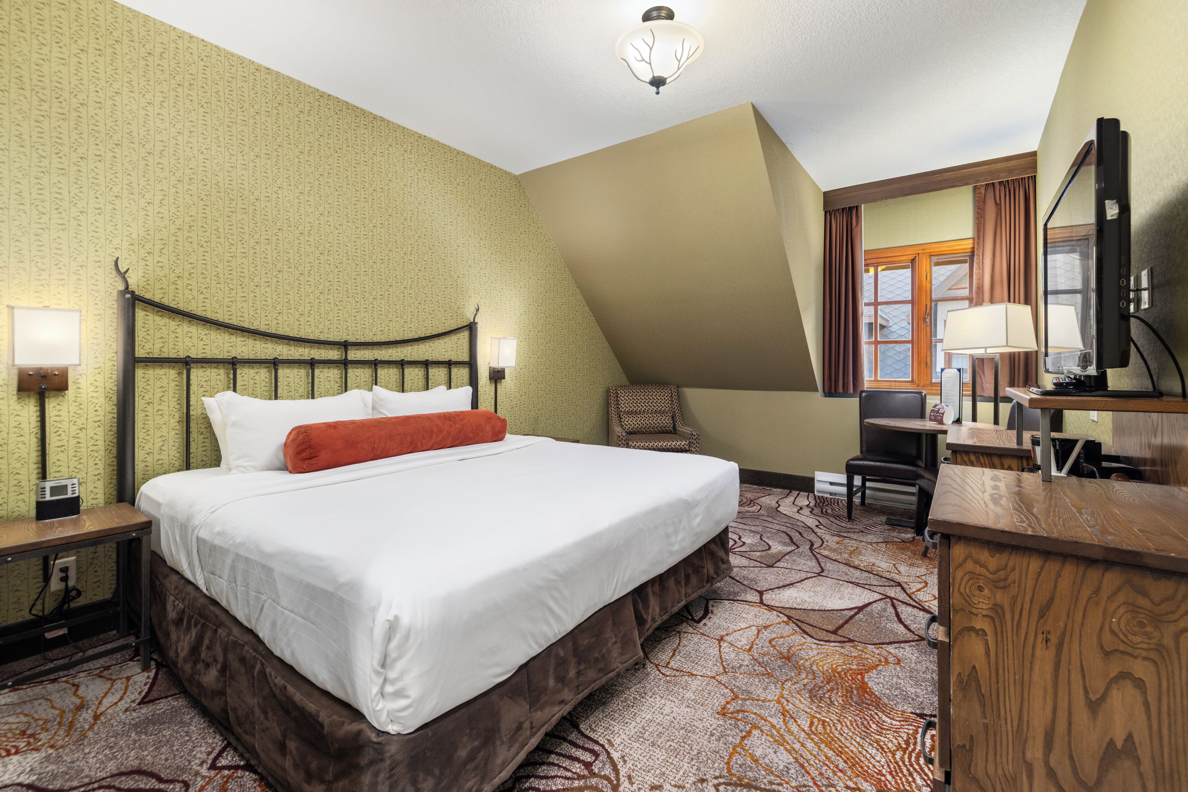 Banff Caribou Lodge and Spa: Photos & Reviews 2026 - Expedia