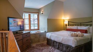 Corner Suite with Spa Bath | Premium bedding, in-room safe, iron/ironing board, free WiFi