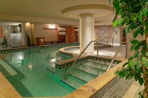 Bañera de hidromasaje interior