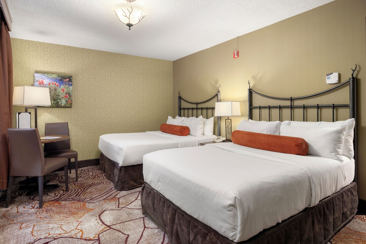 Premium bedding, in-room safe, iron/ironing board, free WiFi