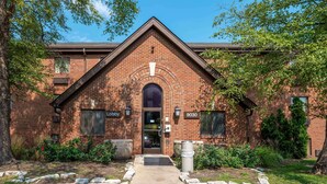 Exterior - MainStay Suites Indianapolis Northwest - College Park (Indianapolis)