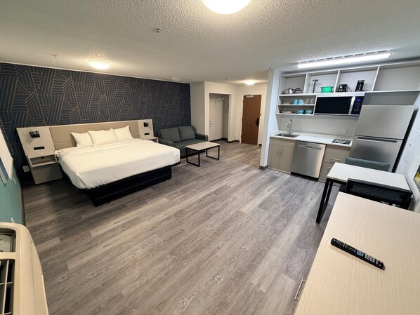 Suite, 1 Queen Bed with Sofa bed, Non Smoking (Efficiency) | Desk, laptop workspace, iron/ironing board, free WiFi