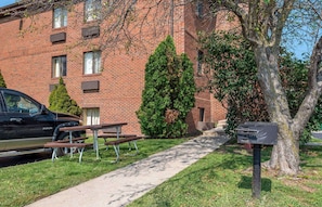 Exterior - MainStay Suites Indianapolis Northwest - College Parks (Indianapolis)