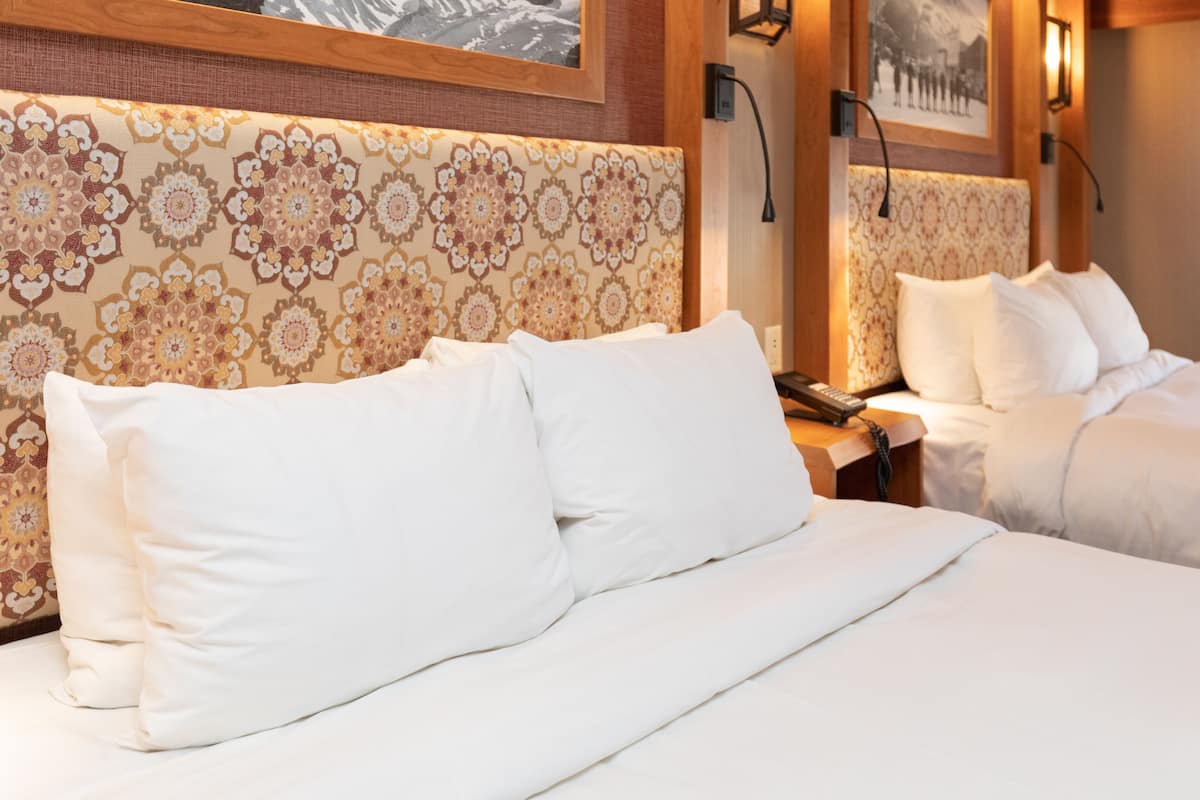 Kamar Superior, 2 Tempat Tidur Queen, balkon | Seprai premium, brankas, meja kerja, dan tirai kedap cahaya