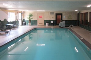 Indoor pool, pool loungers